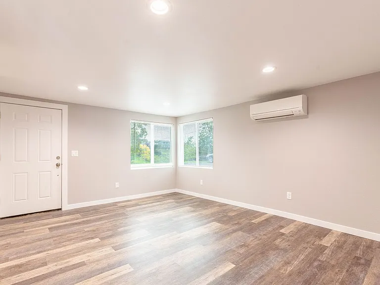 506 Southway Dr — Photo 15