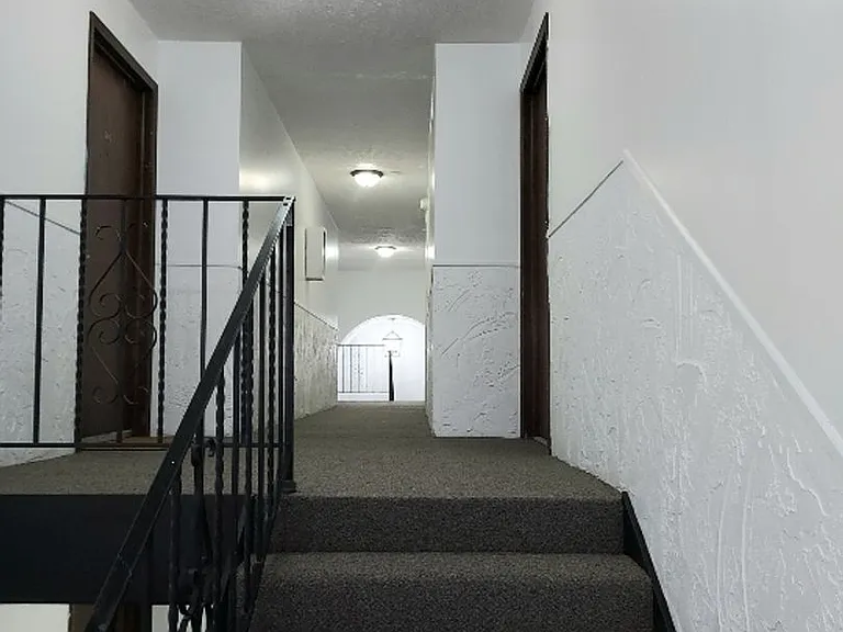 831 & 837 E Wayne Ave — Photo 23