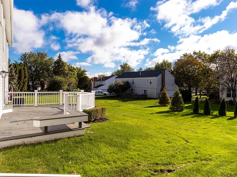 5485 Hammersmith Dr — Photo 44