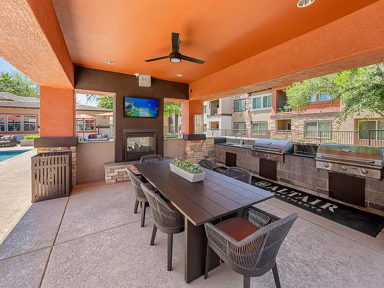 Altair Apartments — Photo 16