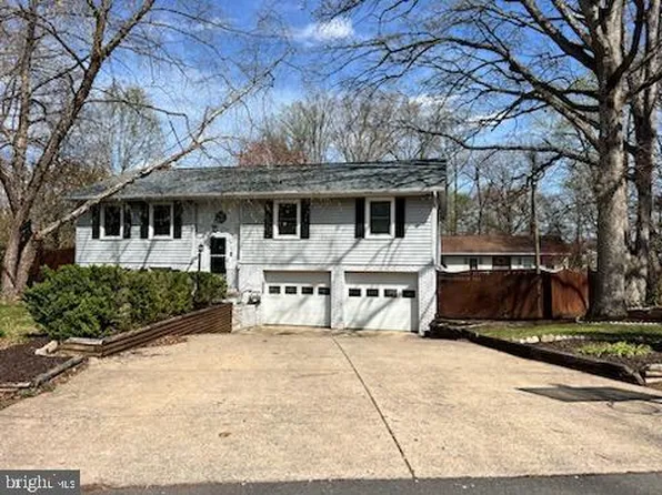 15195 Dyers Rd, Woodbridge, VA 22193