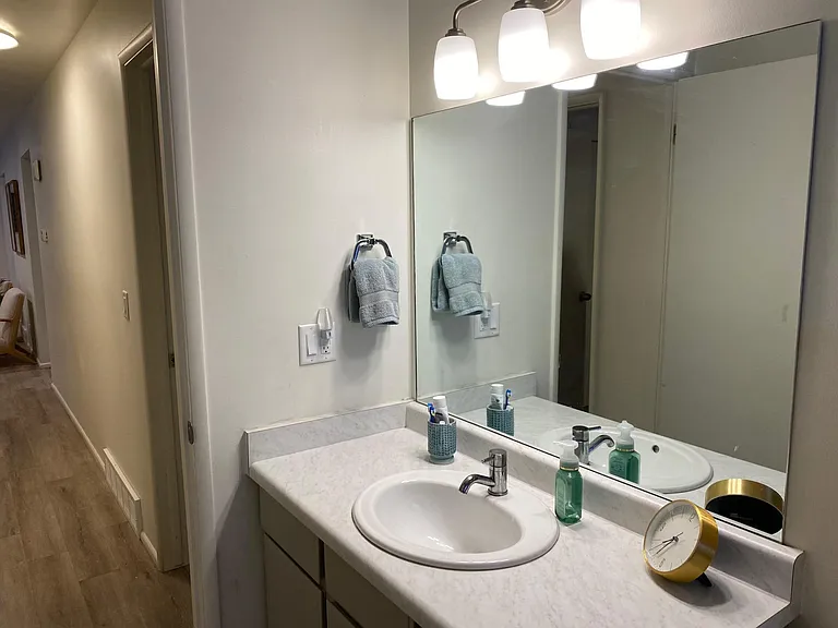 2361 E Phylden Dr #B — Photo 20