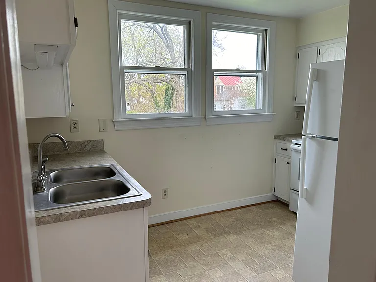 505 Hawke St #1 — Photo 8