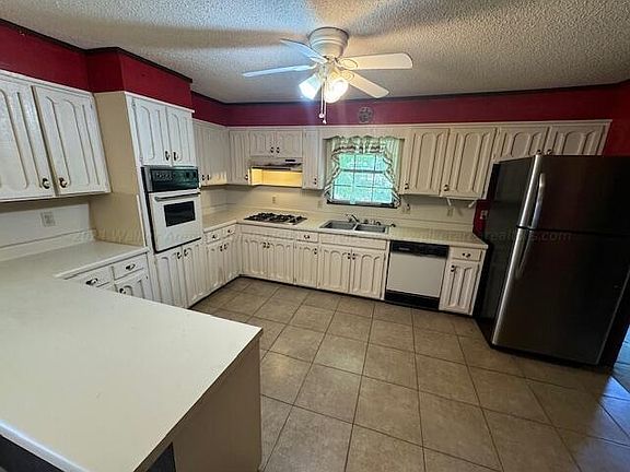 2nd image of 64 Dogwood Ln