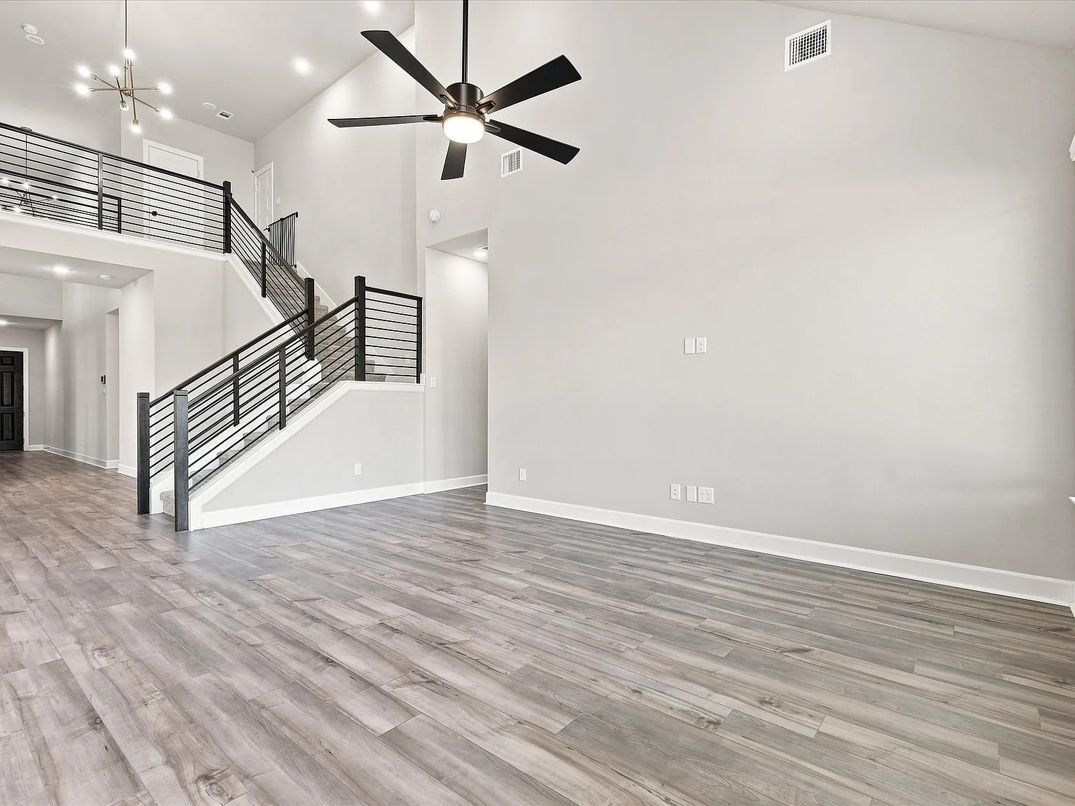 4 bed, 4.5 bath, 3331 sqft, $4,200 — Photo 3