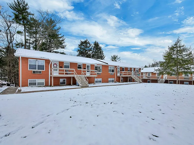 New Concord Apartments — Photo 2