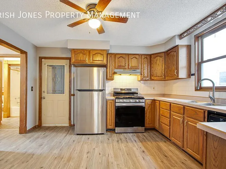 26 Bolton Pl #LOWER — Photo 4