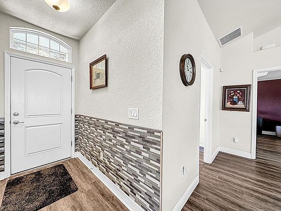5th image of 6919 SE 11th Pl
