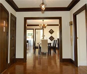 3rd image of 825 Monterey Blvd