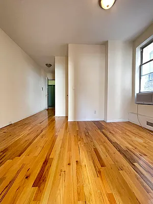 Rented by Bond New York | media 7