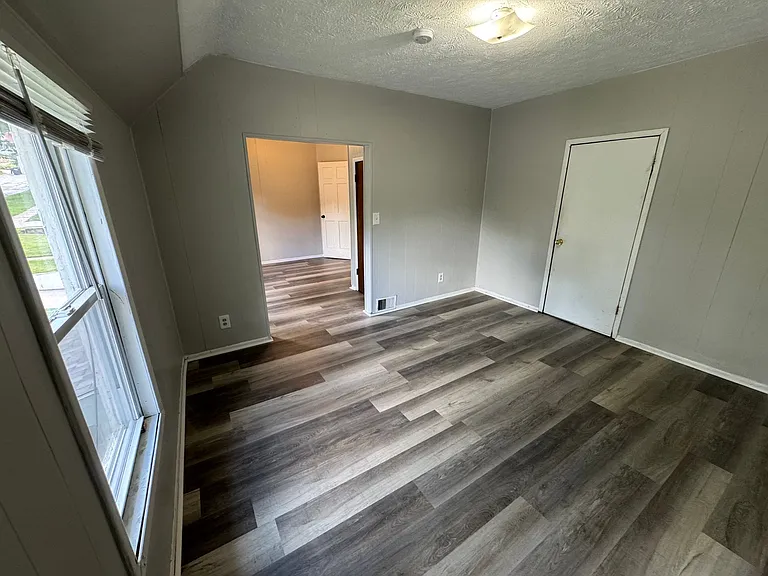 6547 Bedford Ave — Photo 13