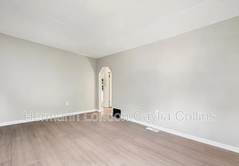 10117 Count Dr — Photo 6