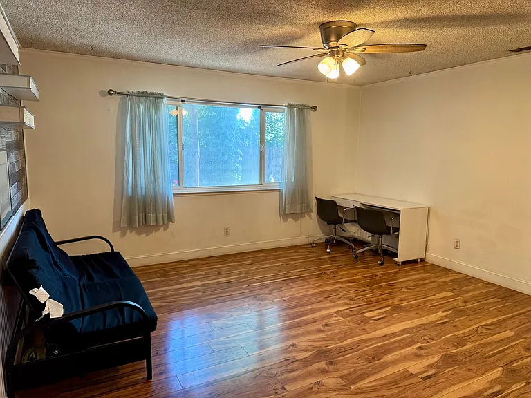 1880 Barnett Way — Photo 5