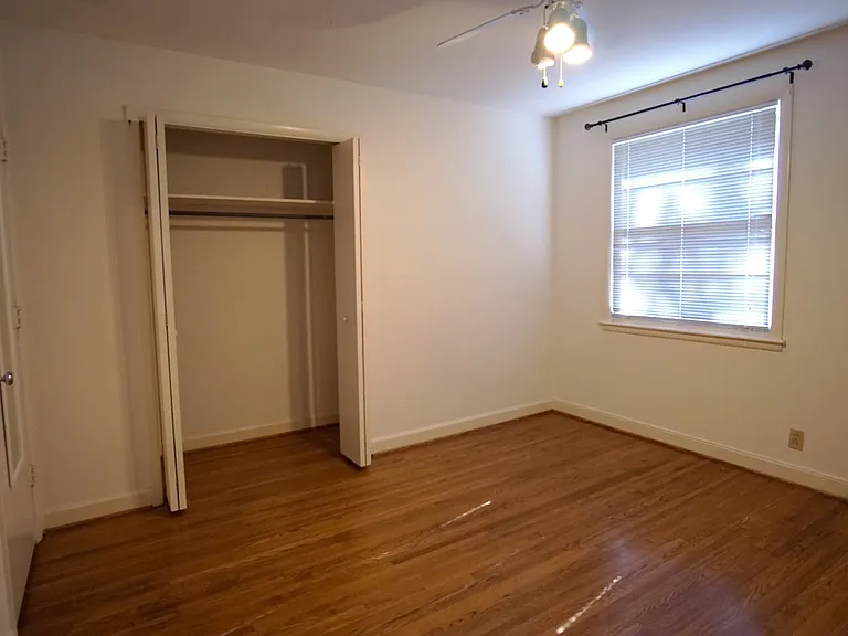 3700 Lealand Ln — Photo 7