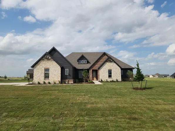 2305 Gypsum St, Krum, TX 76249