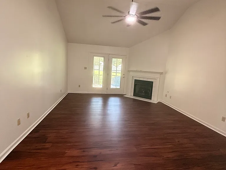 9 Annondale Cv — Photo 4