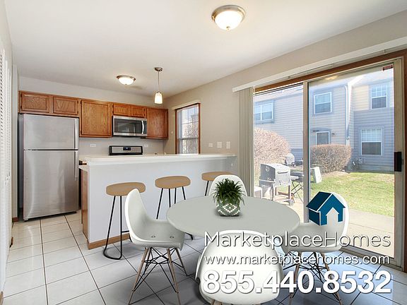 5th image of 1295 Woodlake Dr