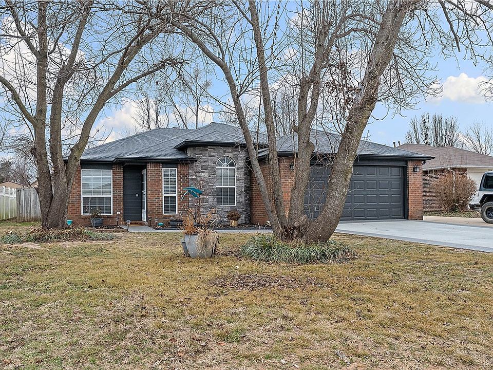 1st image of 2906 Levi Ln