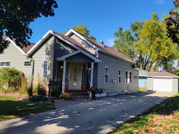 611 Buck St, New London, WI 54961