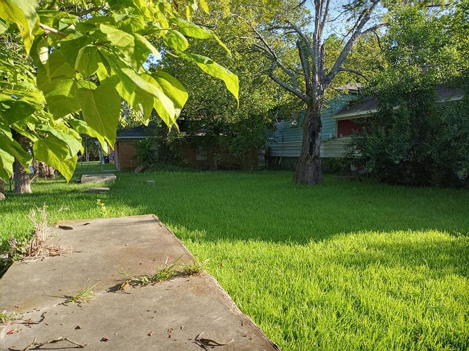 1st image of 3019 Brewster St