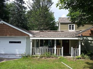 7488 Sweetbriar Rd, West Bloomfield, MI 48324