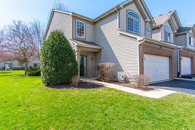 1st image of 979 Parkhill Cir