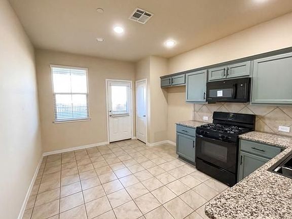 3rd image of 2880 Donnell Dr Unit 503
