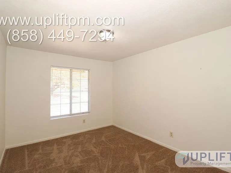 15938 Caras Ct — Photo 6