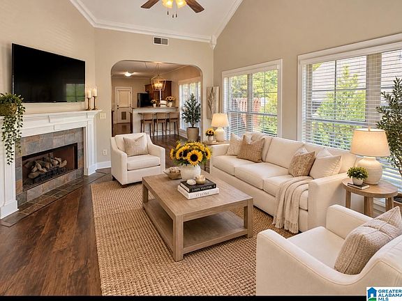 2nd image of 244 Kingston Cir