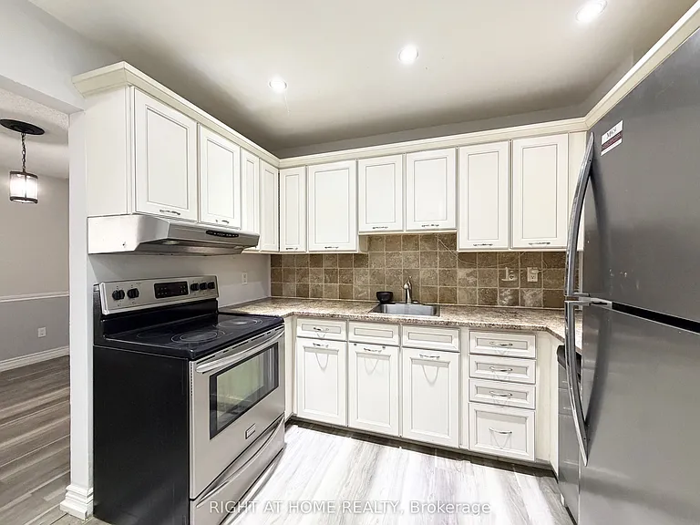 1010 Glen St #91 — Photo 5