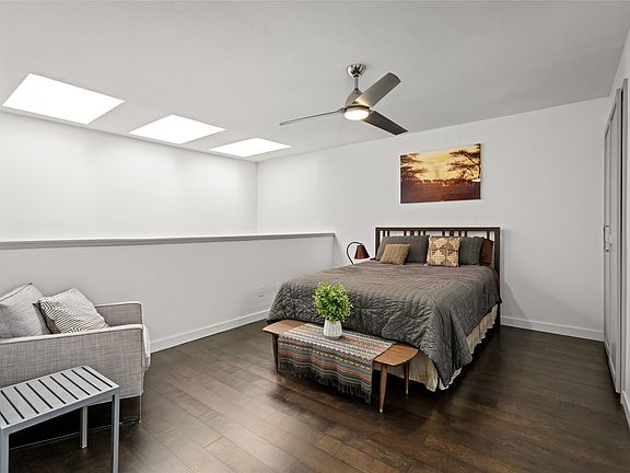 3rd image of 2313 Steel St