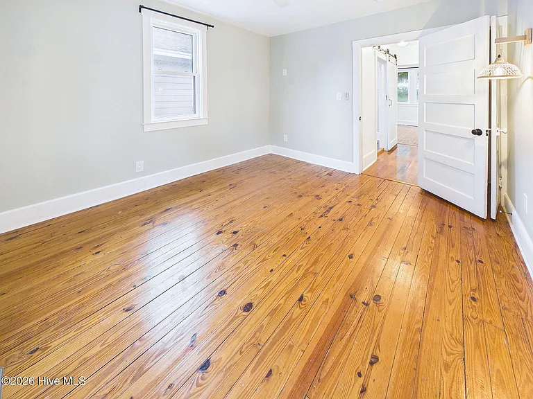 418 S 8th St — Photo 45