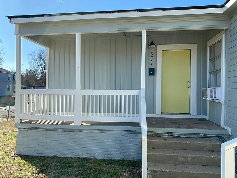 1277 Estelle St — Photo 10