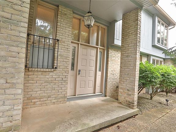 2nd image of 15 Tobey Ct
