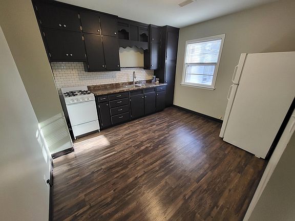 4th image of 1427 C St #2