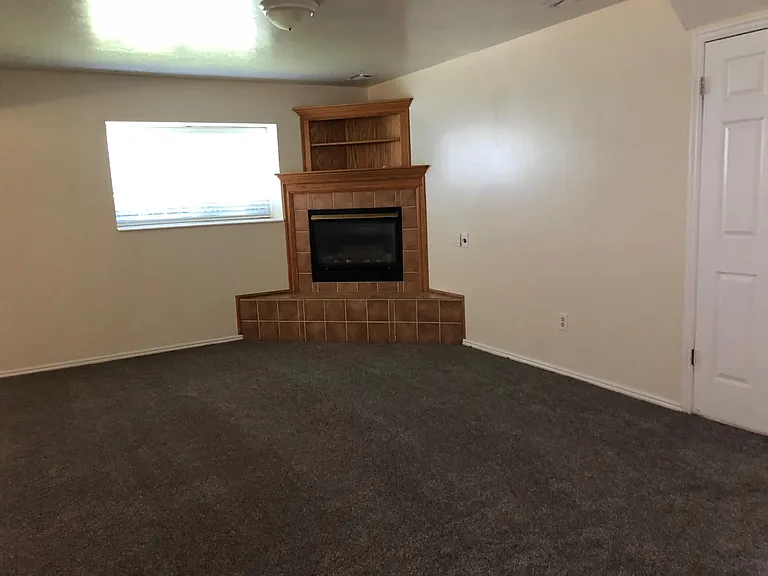 2257 N 1975 E — Photo 11