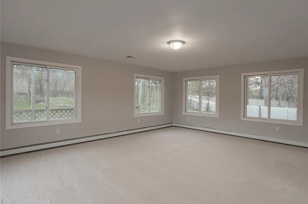 3 bed, 2355 sqft, $2,300 — Photo 4