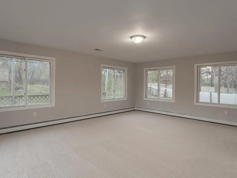 19115 Homestead Cir — Photo 4