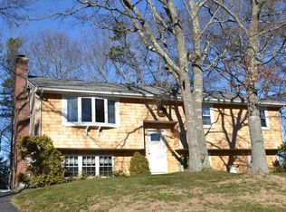 48 High Pine Dr, Plymouth, MA 02360