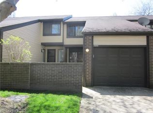 4454 Habersham Ln N UNIT 225, Richmond Heights, OH 44143