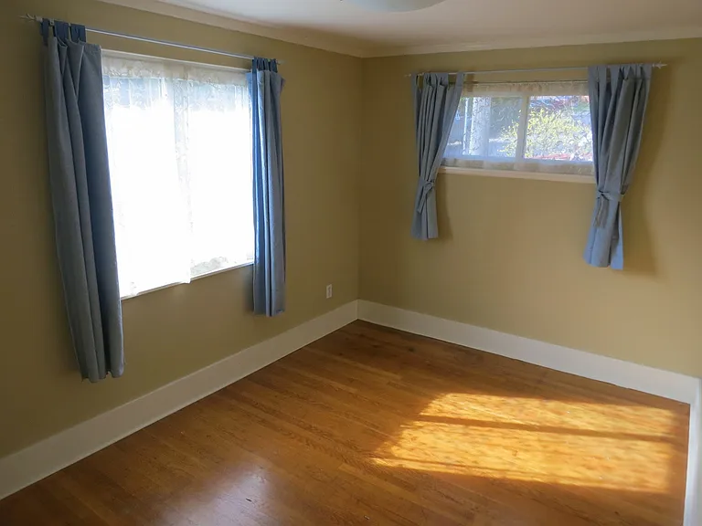 10502 Victory Ln NE #LOWER — Photo 37