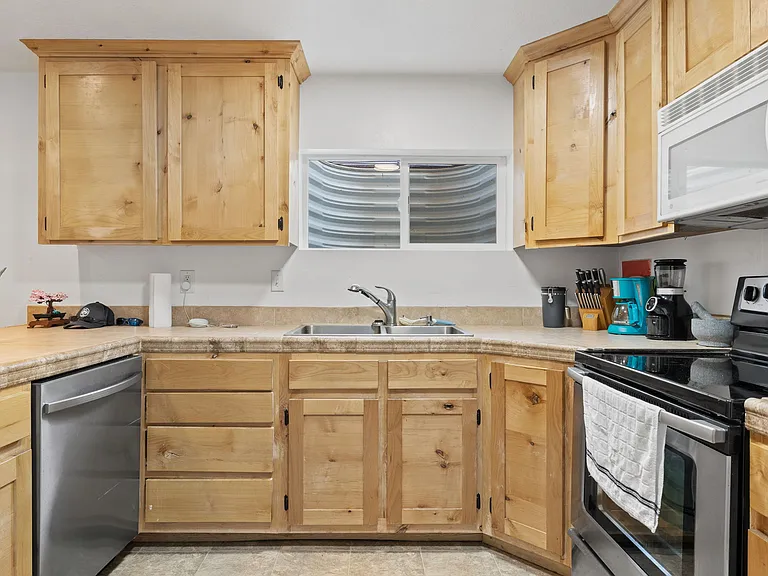 1297 S 950 W — Photo 10