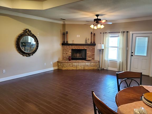 5th image of 366 Southlake Dr