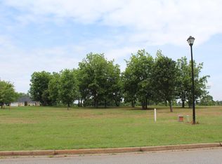 207 Wentworth Ln, Albany, GA 31721