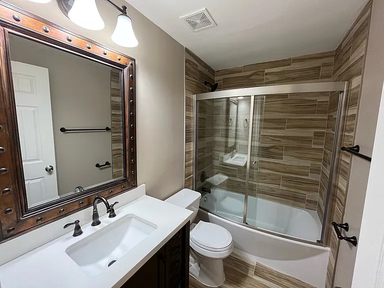 7201-7223 Beacon Hill Dr — Photo 10