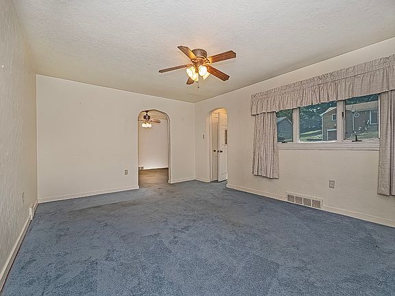 5th image of 11831 North St