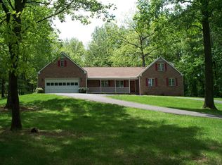 7688 Retreat Ln, Warrenton, VA 20186