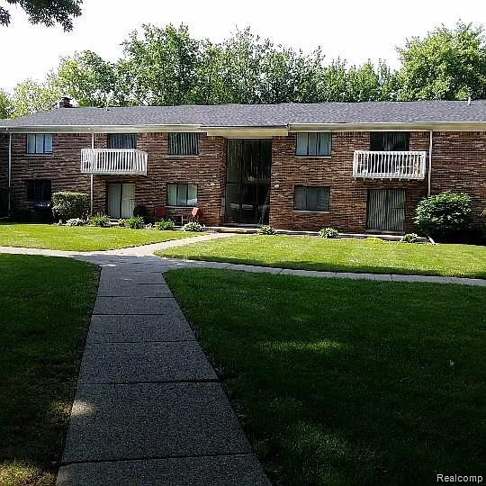 Edloytom Way, Clinton Township — Photo 2
