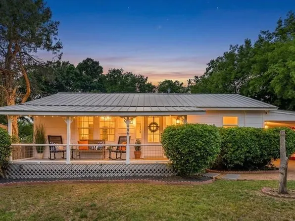 406 Bluebonnet St, Fredericksburg, TX 78624