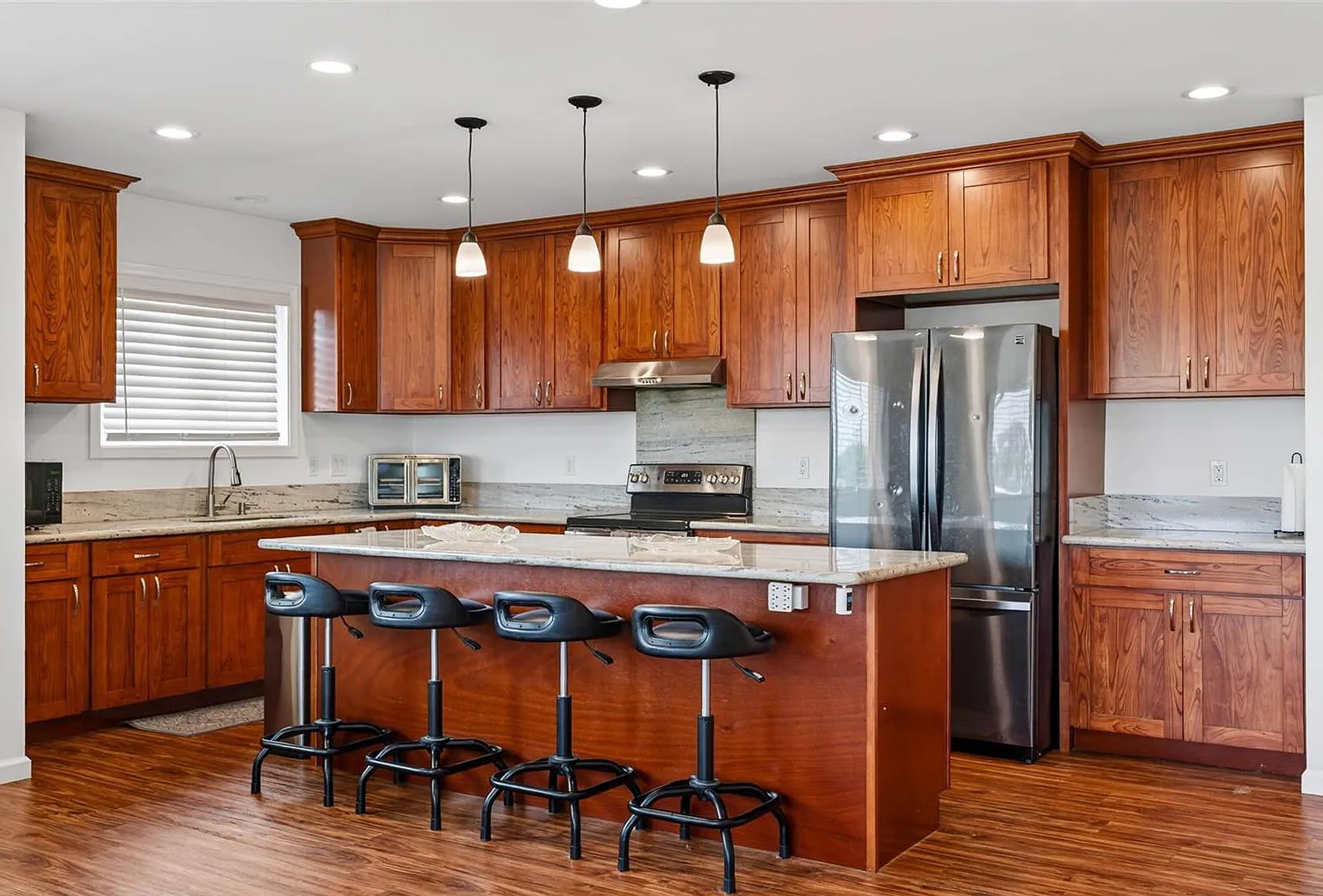 3 bed, 1700 sqft, $3,600 — Photo 4